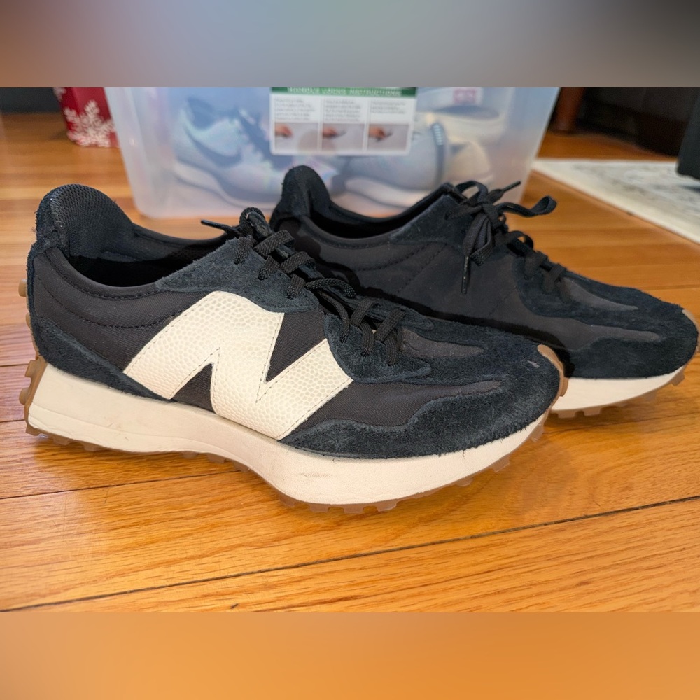 Women’s New Balance 327 Sneakers